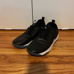 Clove Black slip ons, perfect for healthcare workers!